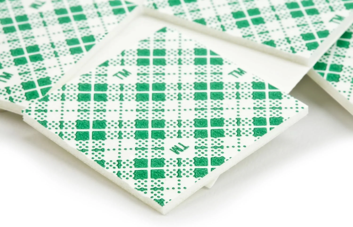 Scotch Mount Indoor Squares 25x25mm each, 16 Squares/Pack | White color | Holds up 150 gr. per square | Good Strength | Multiple Applications | Multi-Surface | No Tools | Double Sided Adhesive Tape - Image 2
