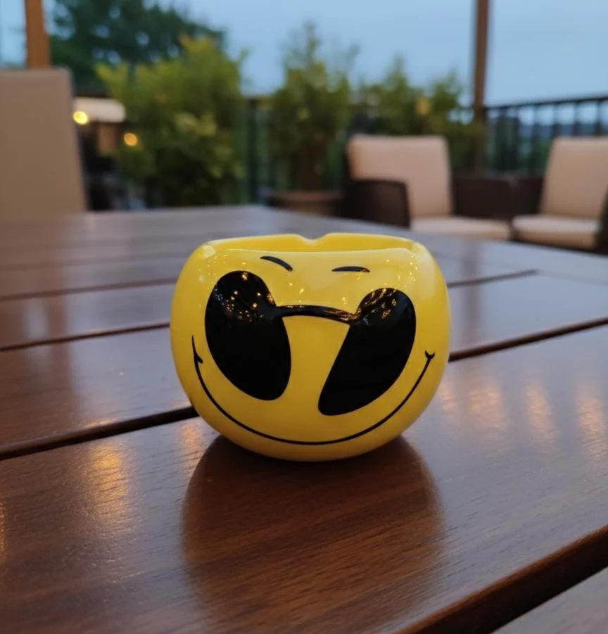 AKDC Ceramic Round Smiley Face Ashtray – Yellow Color with Attitude Expression, Modern and Playful Design