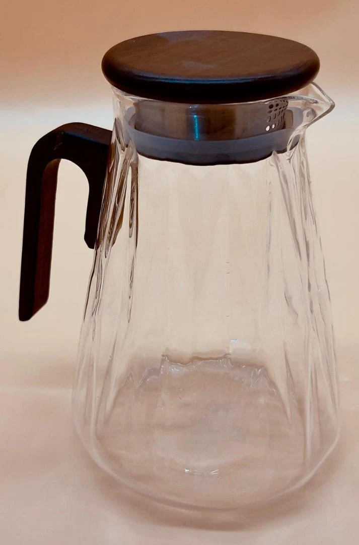 AKDC Glass Jug with Wooden Lid and Handle 1600ml, Clear & Transparent - Image 2