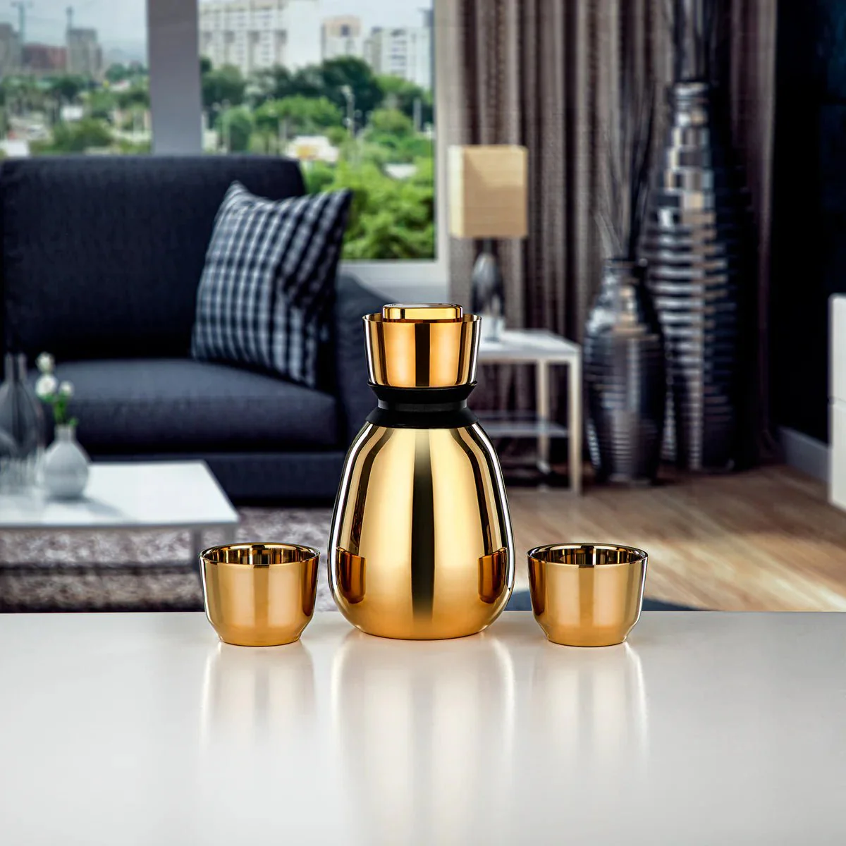 ALMARJAN Vaccum Flask 600ml with 2 Cups 90ml, Gold- K06QS02