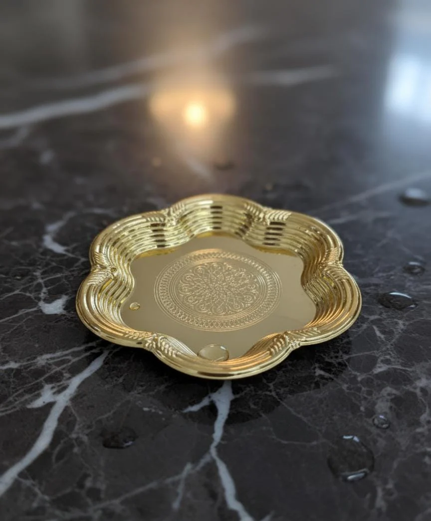 Edelolanz Gold Flower Shape Steel Tray 15 cm – Beautiful Floral Design, Compact & Elegant, Perfect for Jewelry, Candies, or Table Decoration