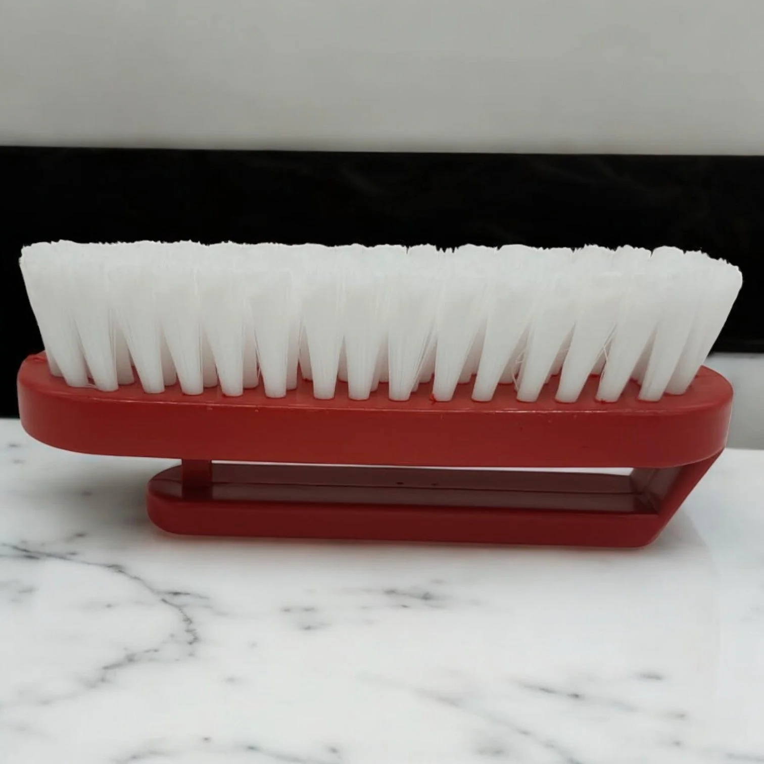 Gala Plastic Nylon Cloth Brush  16cm-Red & White - Image 3