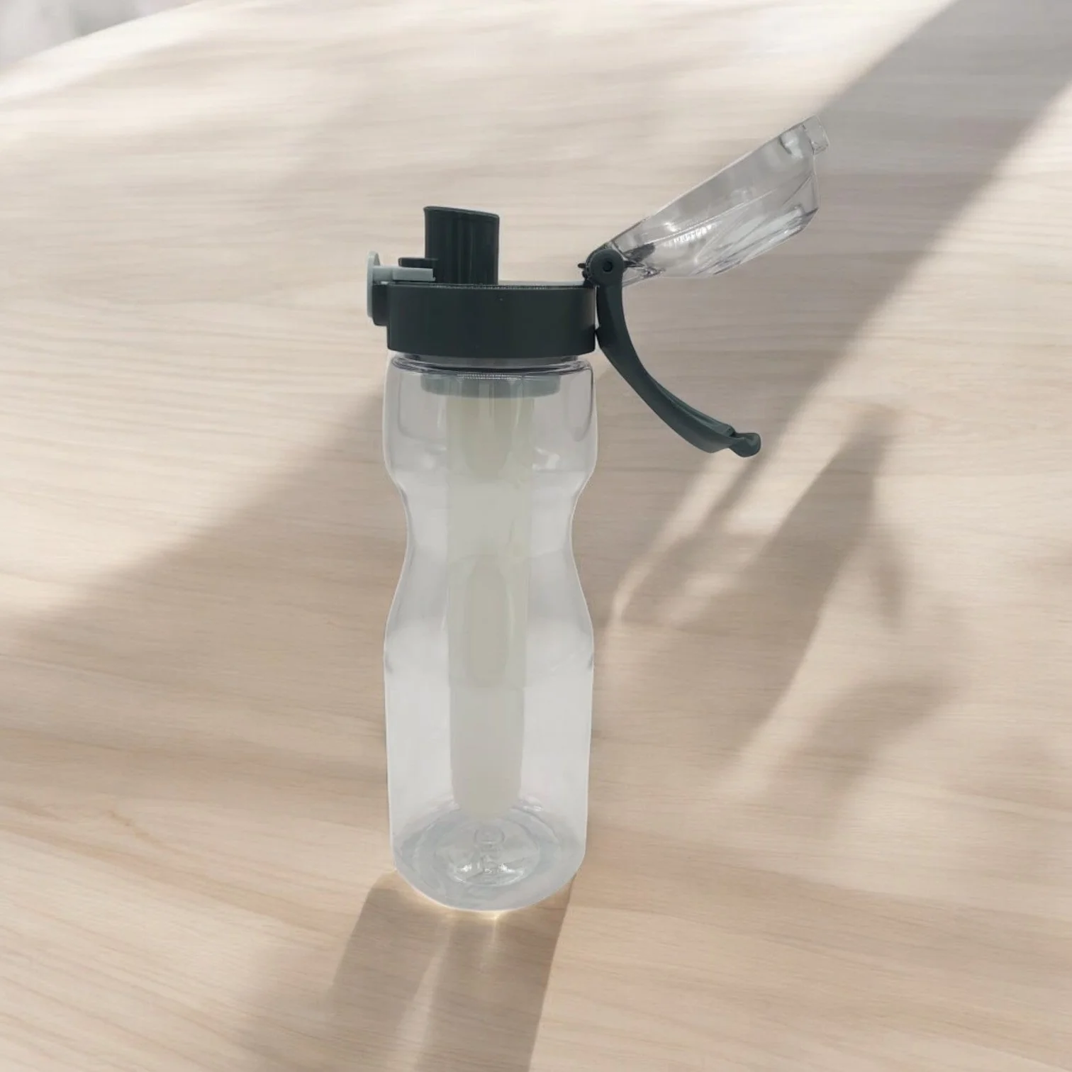 Renga Tritan Water Bottle With 'One Click Opening System' Plastic Lid & Ice Tube 730ml - Image 2