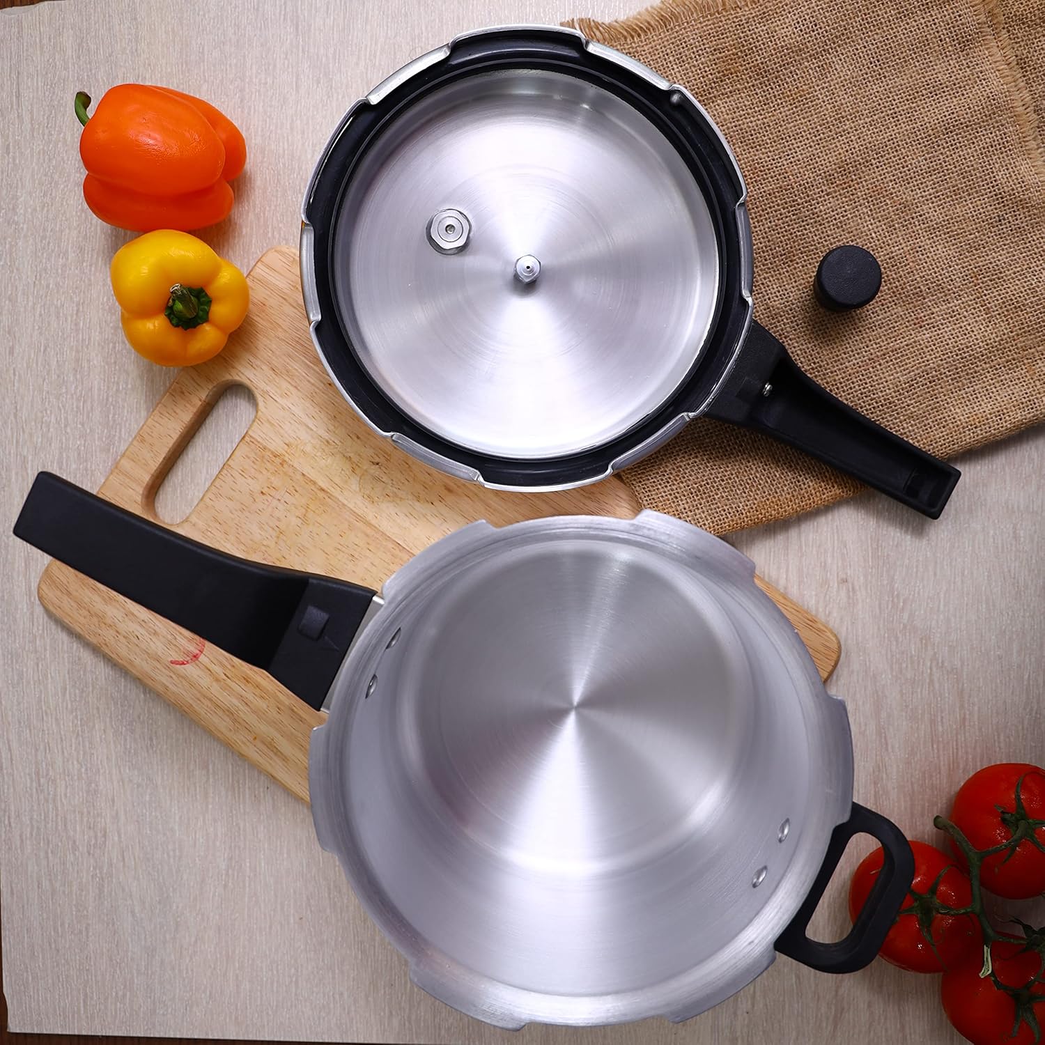 Royalford Aluminium Pressure Cooker 3 Liter, Induction Compaible, Silver- RF9750 - Image 2