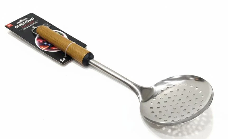 Shengya Stainless Steel Slotted Skimmer with Wooden Handle – Professional-Grade Frying & Draining Tool (33 cm)