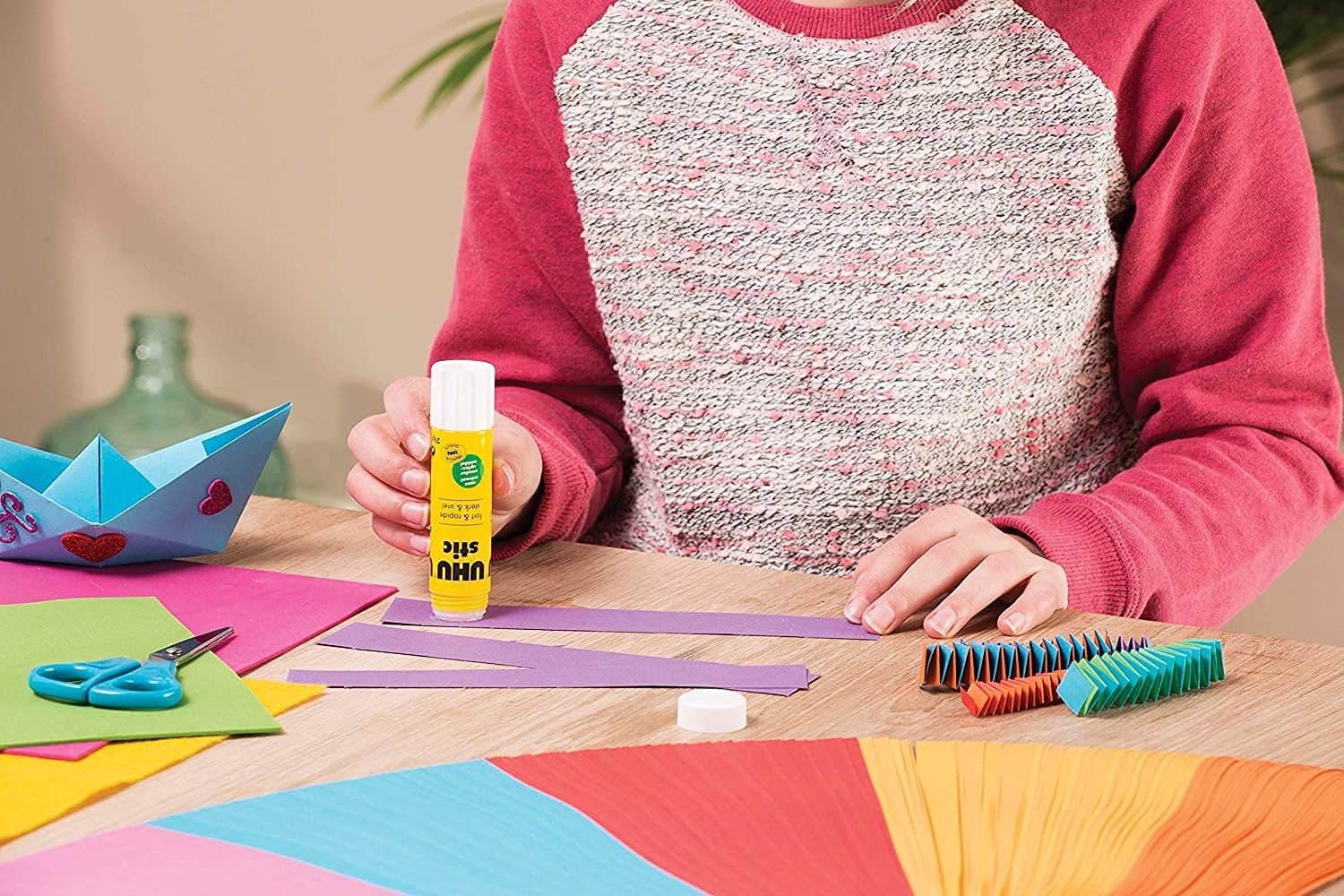 UHU stic the proven glue stick, strong, fast, solvent free, clean, safe & sustainable for school, home, office, kids, arts and crafts, 98% natural, now packed in 70% recycled plastic-40g pack of 4 - Image 3